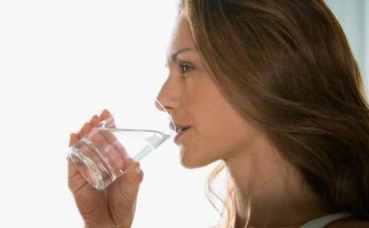 女性养气血的绝招:多喝水喝对水