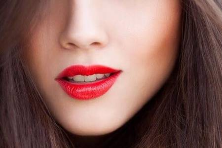 嘴唇上长水泡是什么原因?嘴唇上长水泡快速去除