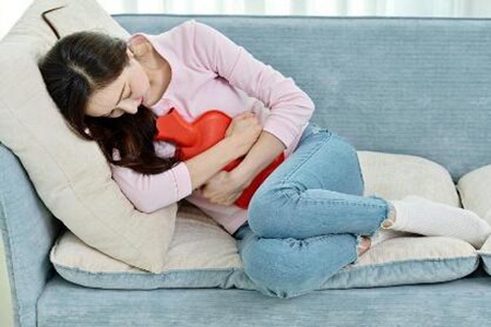 女生来姨妈怎么能缓解疼痛？缓解痛经的五个小妙招女生值得拥有