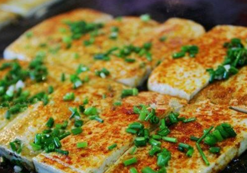 铁板豆腐小吃生意好做吗利润大不大 用什么豆腐