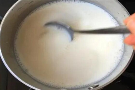 牛奶加热更有营养？四大错误不要犯