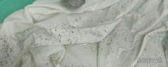 衣服发黑霉怎么办