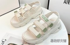 凉鞋泡水发臭原因是什么 凉鞋里面太滑怎么办
