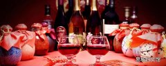 喝红酒吃什么最佳搭配 喝红酒会发胖吗